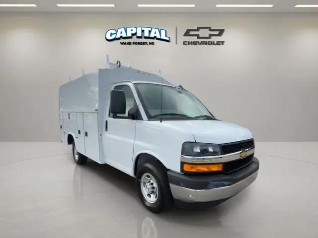 2025 Chevrolet Express Cutaway Work Van