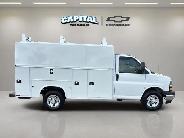 2025 Chevrolet Express Cutaway Work Van