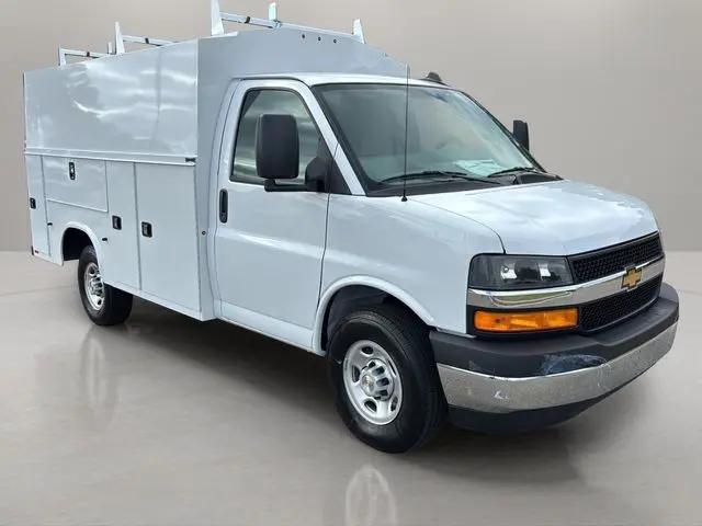 2025 Chevrolet Express Cutaway Work Van