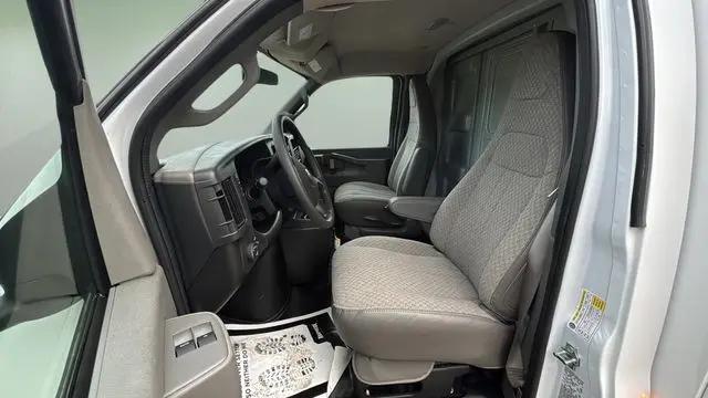 2025 Chevrolet Express Cutaway Work Van