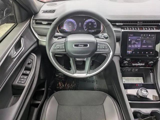 2025 Jeep Grand Cherokee L Altitude 4x4