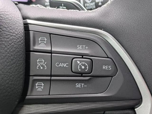 2025 Jeep Grand Cherokee L Altitude 4x4