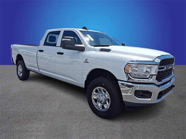 2023 RAM 3500 Tradesman Crew Cab 4x4 8 Box