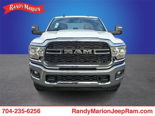 2023 RAM 3500 Tradesman Crew Cab 4x4 8 Box