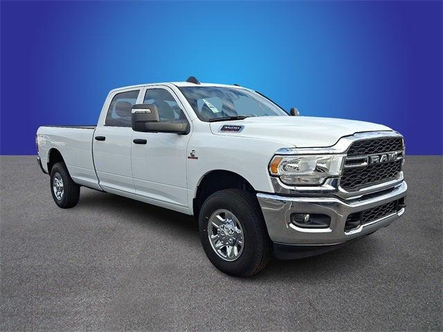 2023 RAM 3500 Tradesman Crew Cab 4x4 8 Box