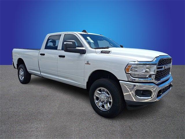 2023 RAM 3500 Tradesman Crew Cab 4x4 8 Box