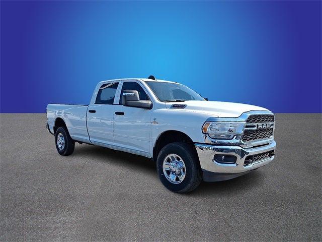 2023 RAM 3500 Tradesman Crew Cab 4x4 8 Box
