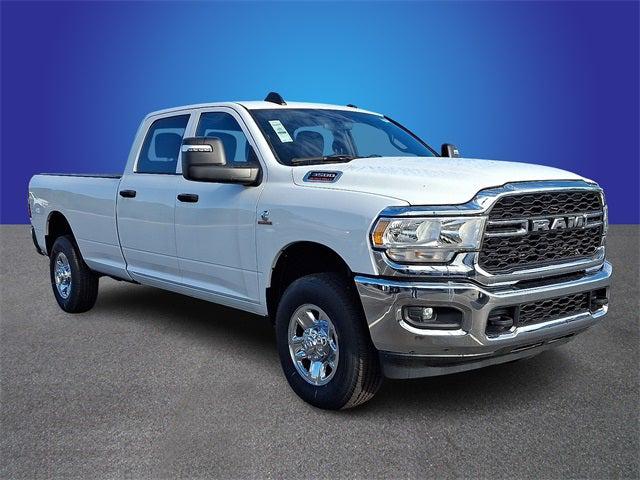 2023 RAM 3500 Tradesman Crew Cab 4x4 8 Box