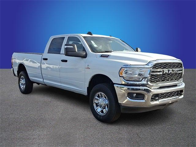 2023 RAM 3500 Tradesman Crew Cab 4x4 8 Box