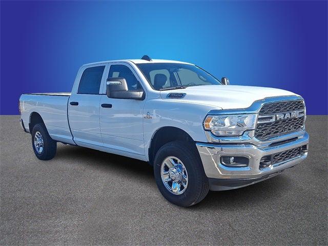 2023 RAM 3500 Tradesman Crew Cab 4x4 8 Box
