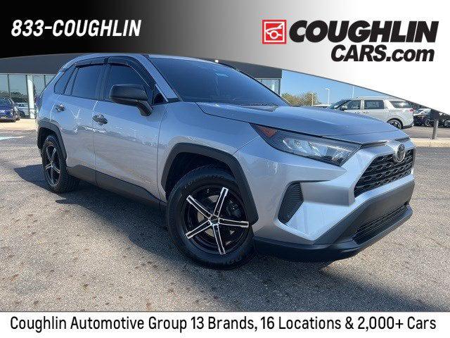 2021 Toyota RAV4 LE 2021 Toyota RAV4 LE