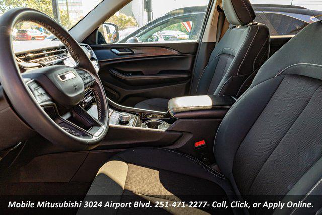2023 Jeep Grand Cherokee L Laredo 4x2