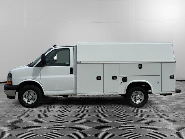 2025 Chevrolet Express Cutaway Work Van