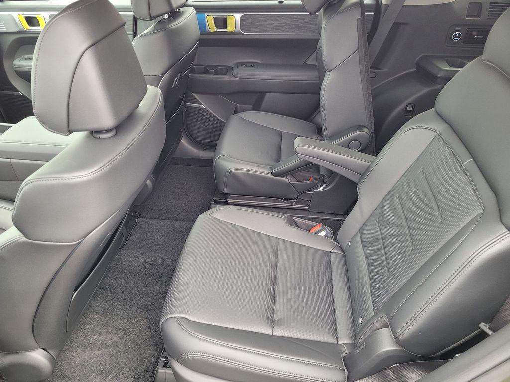 2026 Hyundai Santa Fe Limited - Photo 9