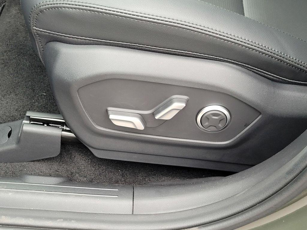 2026 Hyundai Santa Fe Limited - Photo 12