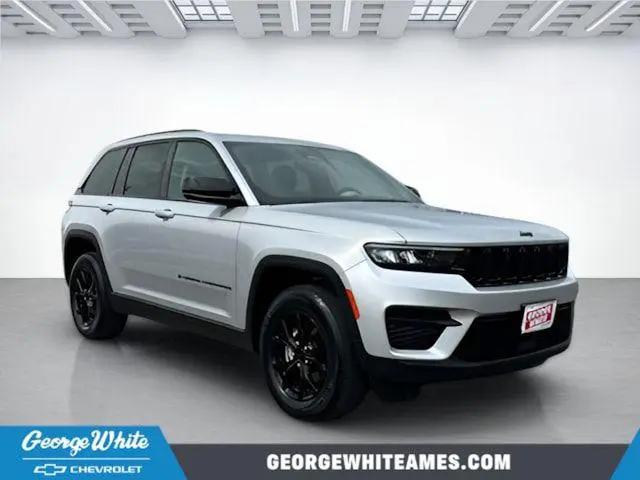 2024 Jeep Grand Cherokee Altitude 4x4 for sale in Ames, IA