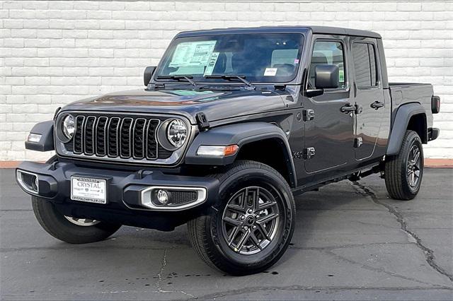 2026 Jeep Gladiator GLADIATOR SPORT S 4X4 2026 Jeep Gladiator GLADIATOR SPORT S 4X4