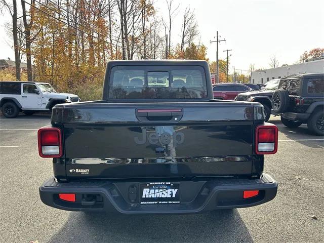 2026 Jeep Gladiator Sport
