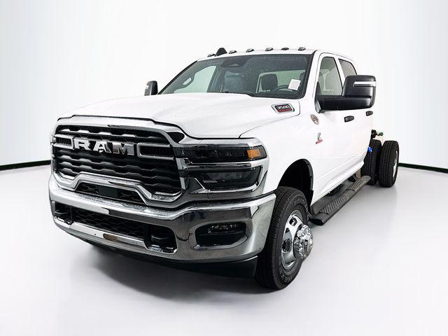 2026 RAM Ram 3500 Chassis Cab RAM 3500 TRADESMAN CREW CAB CHASSIS 4X4 60 CA 2026 RAM Ram 3500 Chassis Cab RAM 3500 TRADESMAN CREW CAB CHASSIS 4X4 60 CA