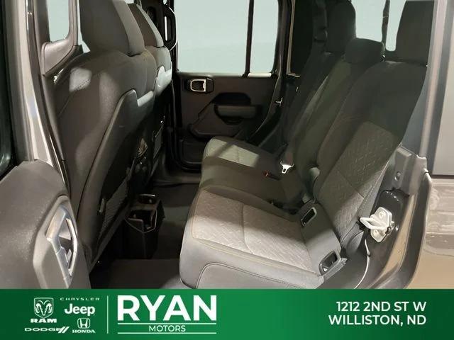 2026 Jeep Gladiator Sport