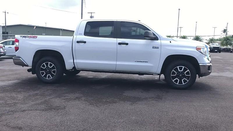 2017 Toyota Tundra SR5 5.7L V8