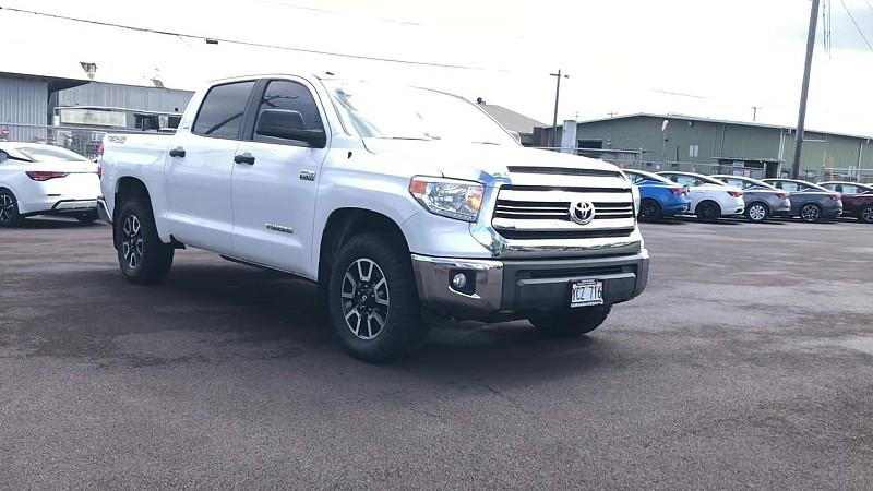 2017 Toyota Tundra SR5 5.7L V8