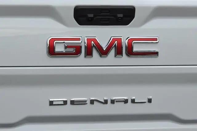 2026 GMC Sierra 2500HD Crew Cab, Standard Bed, Denali, 4WD