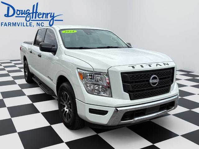 2024 Nissan Titan Crew Cab SV 4x4