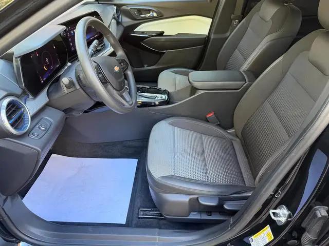 2024 Chevrolet Trax FWD LT