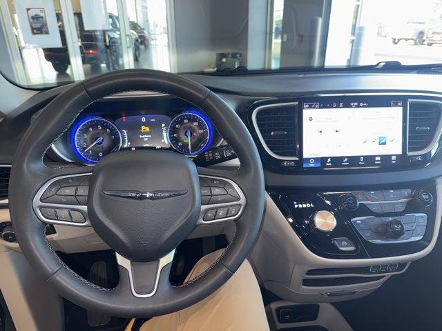 2024 Chrysler Pacifica Touring L 2024 Chrysler Pacifica Touring L