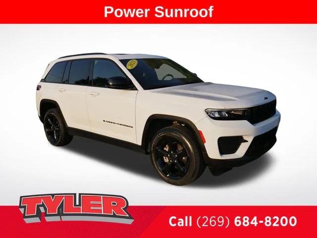 2023 Jeep Grand Cherokee Altitude 4x4 2023 Jeep Grand Cherokee Altitude 4x4