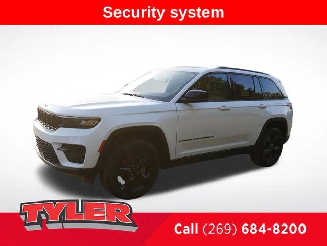 2023 Jeep Grand Cherokee Altitude 4x4 2023 Jeep Grand Cherokee Altitude 4x4
