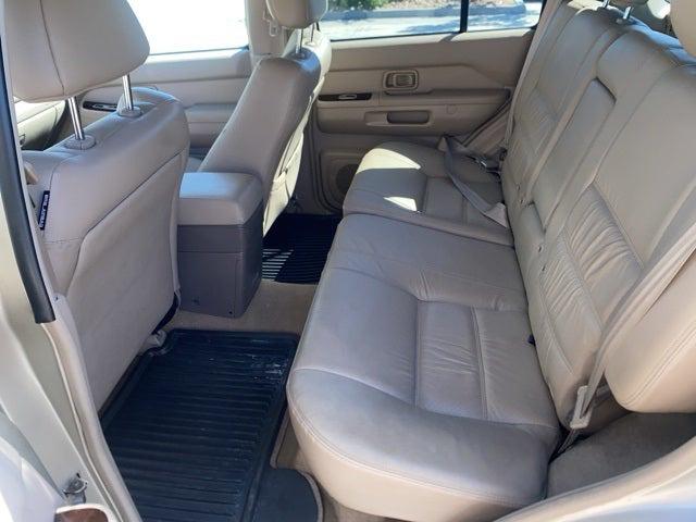 2001 Nissan Pathfinder LE