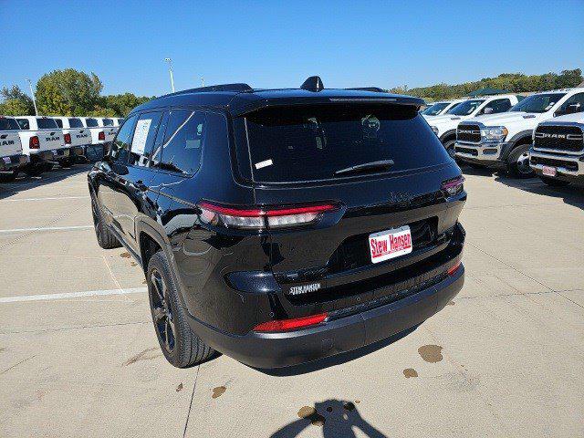 2023 Jeep Grand Cherokee L Altitude 4x4 2023 Jeep Grand Cherokee L Altitude 4x4