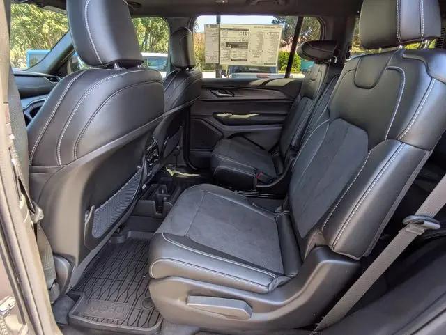2025 Jeep Grand Cherokee L Altitude X 4x4