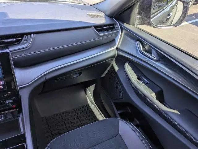 2025 Jeep Grand Cherokee L Altitude X 4x4