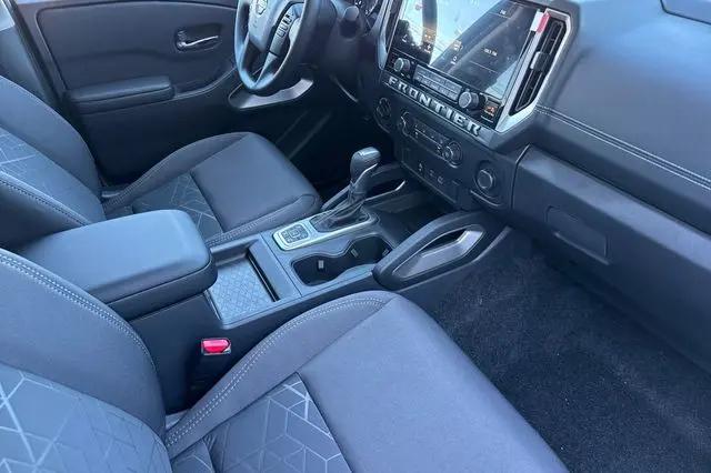 2026 Nissan Frontier Crew Cab SV 4x4