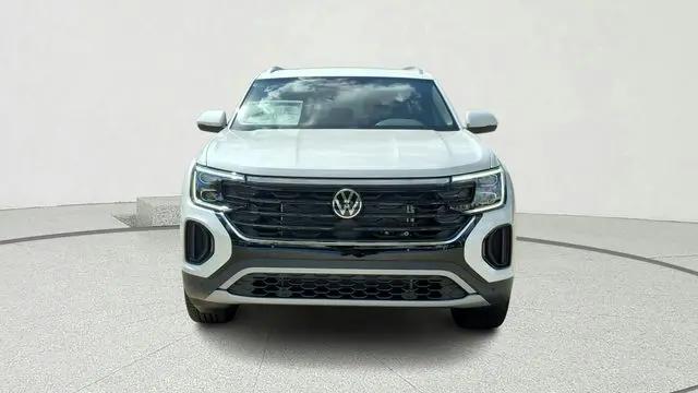 2026 Volkswagen Atlas Cross Sport SE with Technology