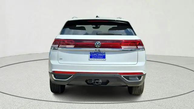 2026 Volkswagen Atlas Cross Sport SE with Technology