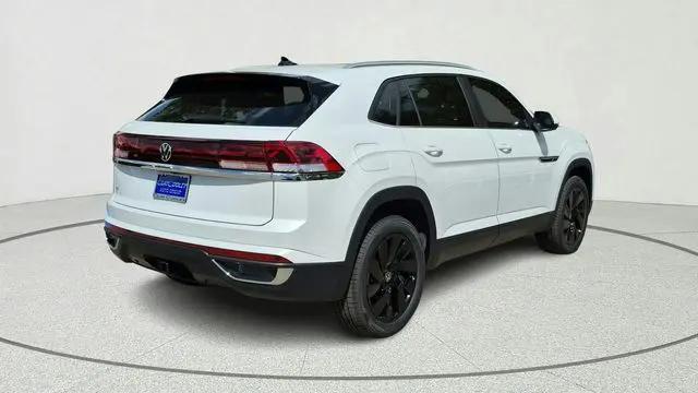 2026 Volkswagen Atlas Cross Sport SE with Technology