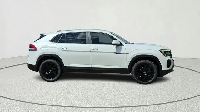 2026 Volkswagen Atlas Cross Sport SE with Technology