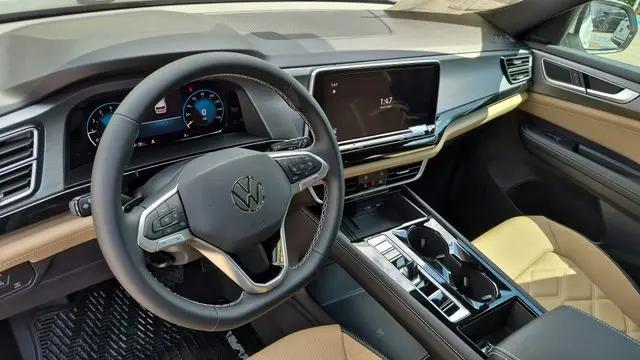 2026 Volkswagen Atlas Cross Sport SE with Technology