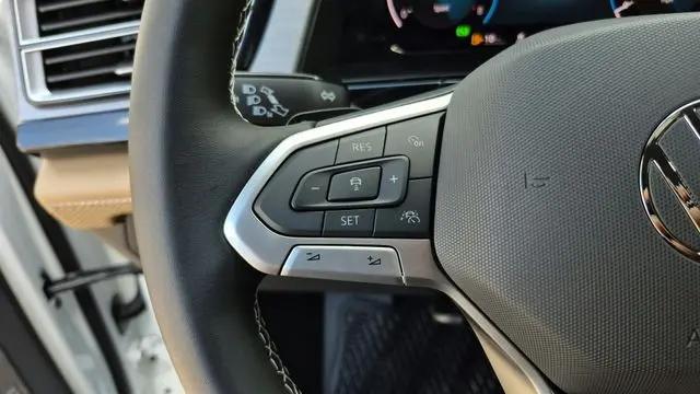 2026 Volkswagen Atlas Cross Sport SE with Technology