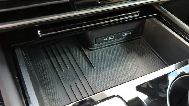 2026 Volkswagen Atlas Cross Sport SE with Technology