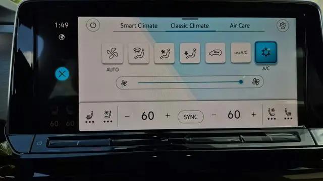 2026 Volkswagen Atlas Cross Sport SE with Technology
