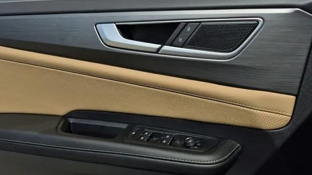 2026 Volkswagen Atlas Cross Sport SE with Technology