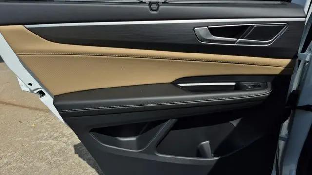 2026 Volkswagen Atlas Cross Sport SE with Technology