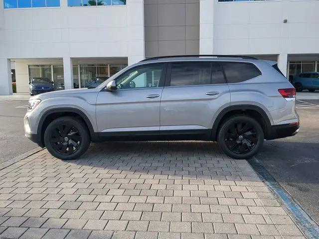 2026 Volkswagen Atlas SE with Technology