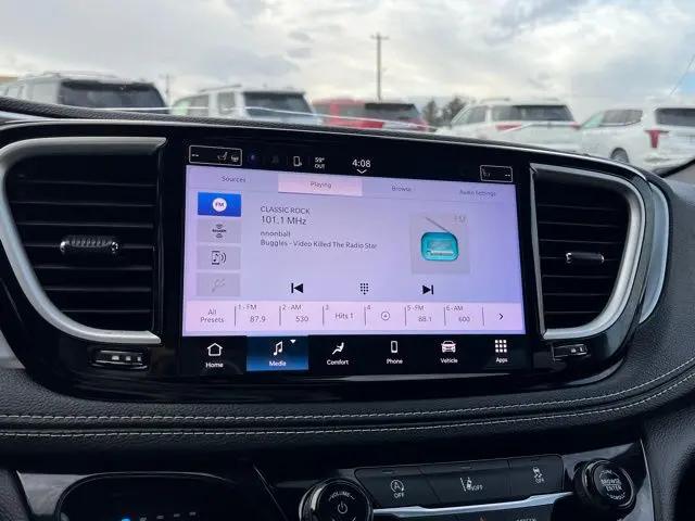 2022 Chrysler Pacifica Touring