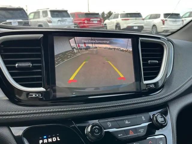 2022 Chrysler Pacifica Touring